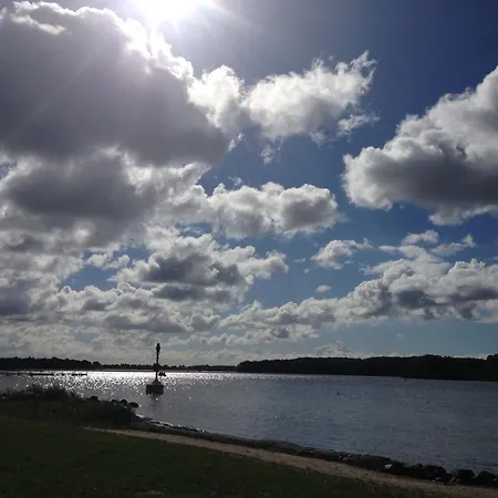 Charmerende - Taet Pa Alt! فيلة